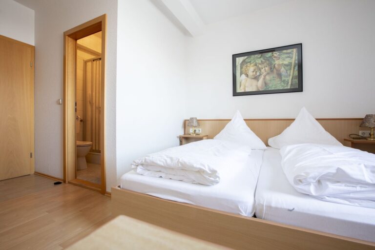 Zimmer-mit-Dusche_2F7A8097